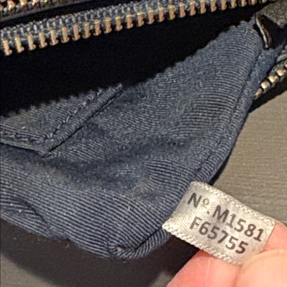 Coach Double Zipper Pocket Leather Wristlet Navy Blue  with Missing Handle - Picture 13 of 16